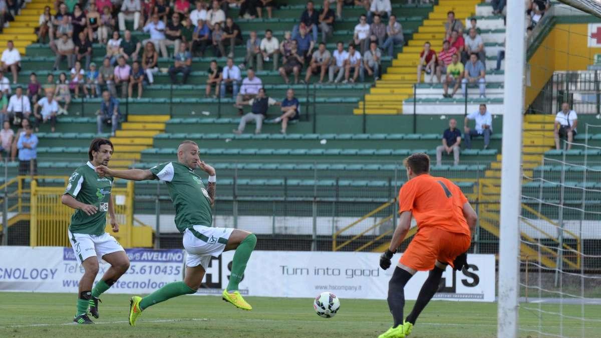 Castaldo: "E' un campionato difficile, tutti ci affronteranno con il coltello tra i denti"