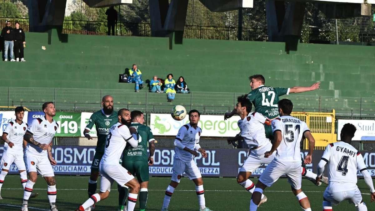 Sfida al Crotone vice-capolista: Avellino in cerca di conferme sotto i riflettori. Presentazione e probabile formazione