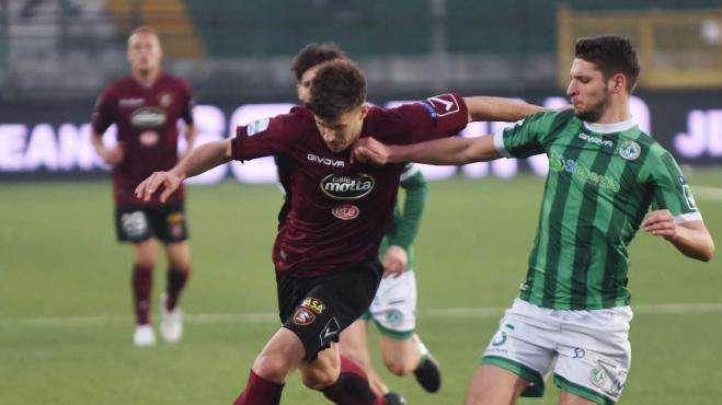 La Salernitana comincia a preparare il derby: in dubbio un ex