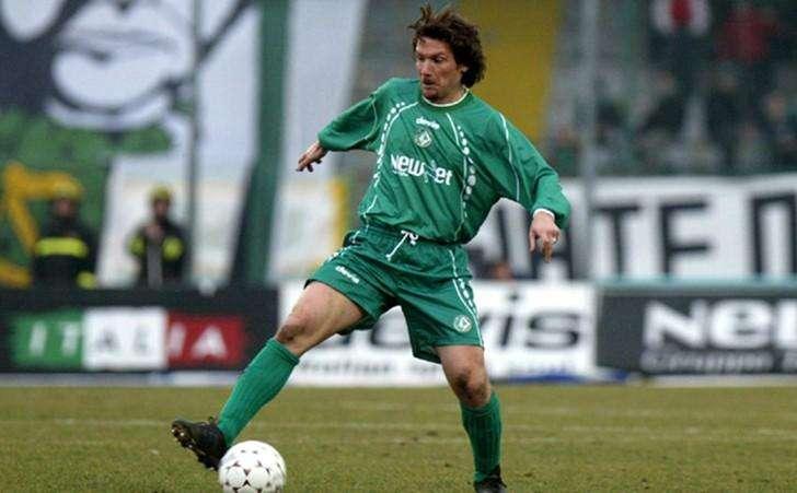 Silvestri come Stroppa 17 anni dopo: il gol da centrocampo al Renzo Barbera nell'anno di Zeman 