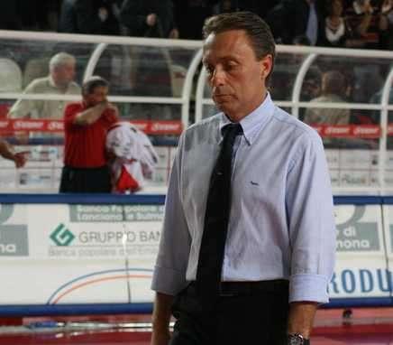 Bucchi: "Partita non facile, Avellino squadra estremamente pericolosa"