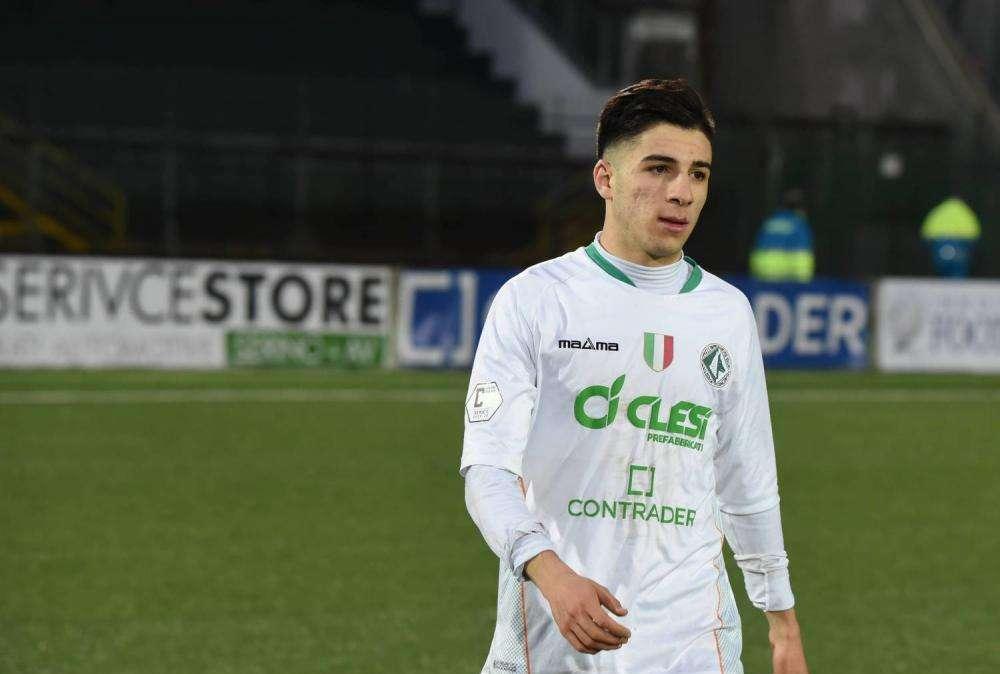 TuttoAv - Tutti pazzi per Parisi: otto club tra A e B lo corteggiano