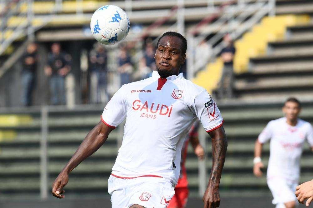 Qui Carpi, differenziato per Mbakogu e Brosco