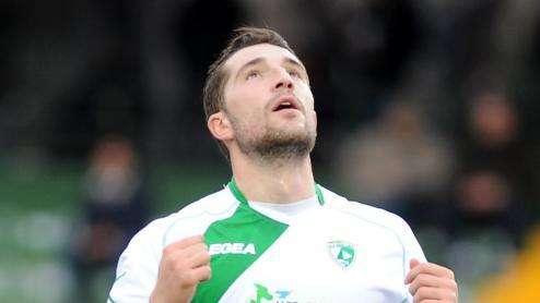 Avellino-Crotone 2-0, i Lupi con una grandissima prestazione si rilanciano e mettono fine alla "crisi"