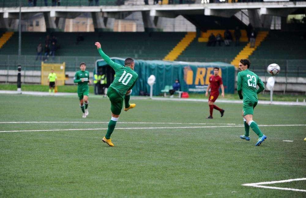 Avellino, altra figuraccia senza appello: la Torres demolisce i biancoverdi in nove (2-0)