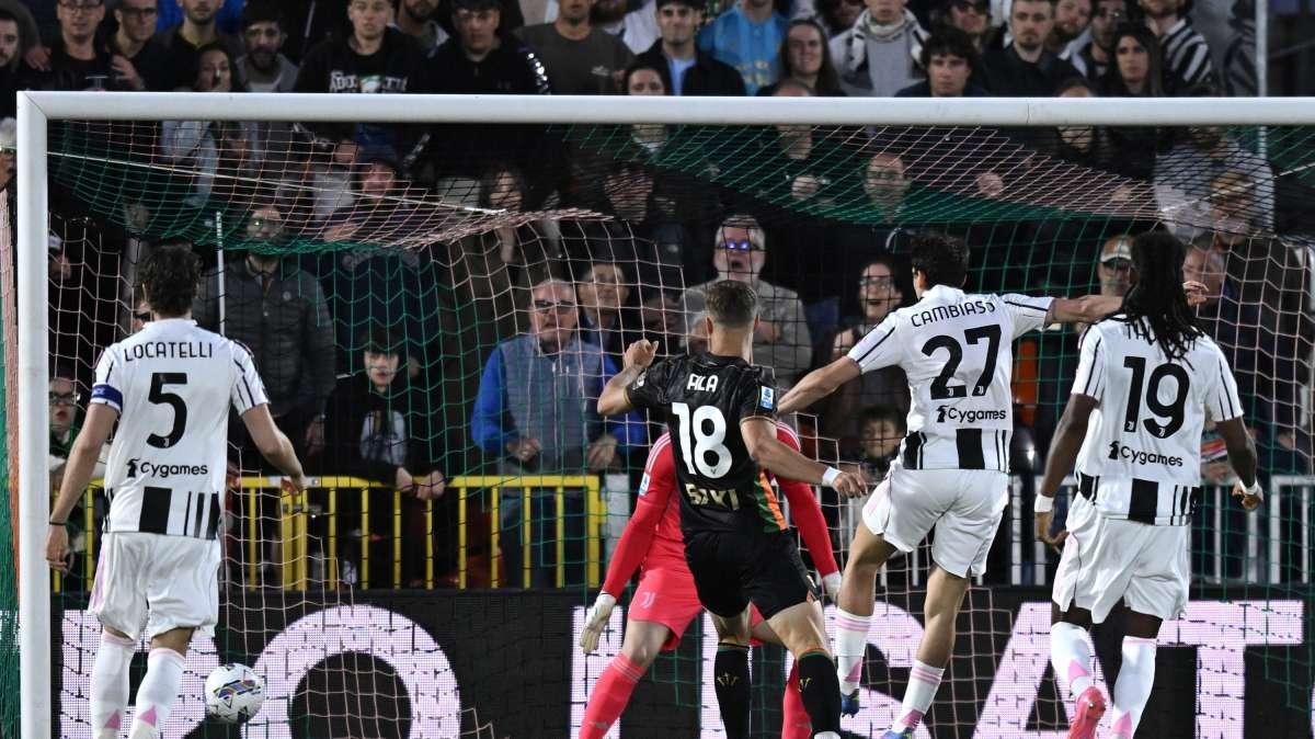 Corriere dello Sport - Avellino, sfuma Le Borgne? E Fila rifiuta il Pescara...