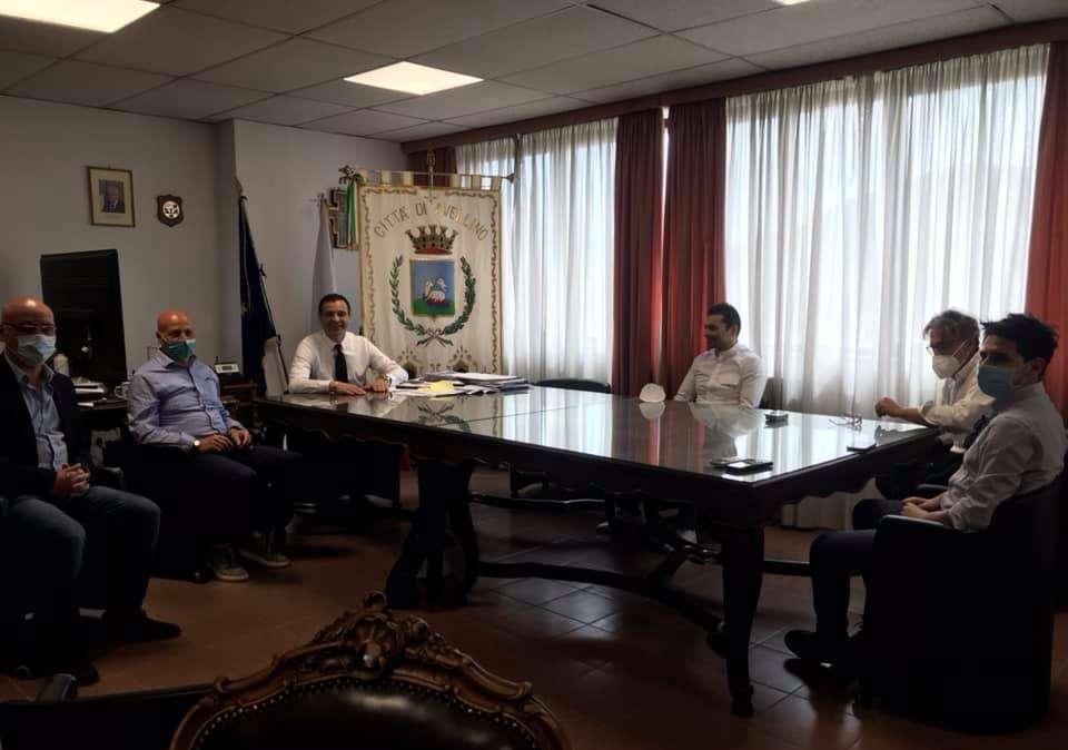 Sandro Abate-Comune, prove di disgelo: incontro in corso in Comune
