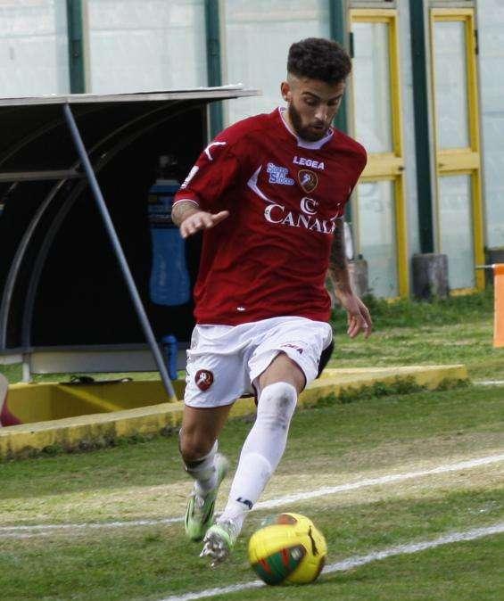 Avellino-fantasia, linea verde e qualità per la trequarti 