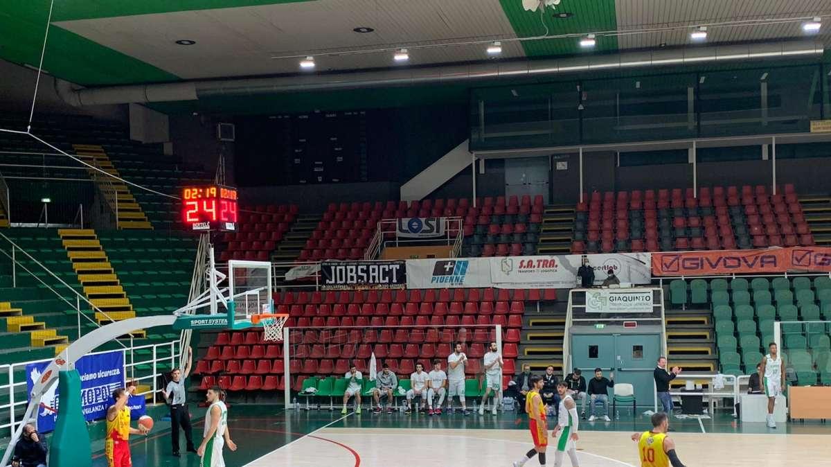 Scandone, al DelMauro vince Catanzaro. Salvezza più lontana 