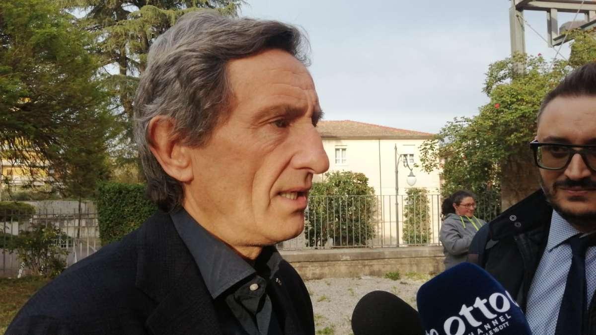 VIDEO - Bergossi: "Speravo nel primo posto, ma l'Avellino ha tutto per vincere i playoff. Patierno mi sta impressionando. Derby? Leggermente favoriti i lupi"