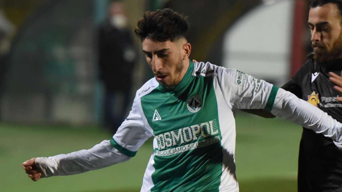 CdS - Giugliano super, pessimo Avellino. Quasi tutti bocciati i biancoverdi