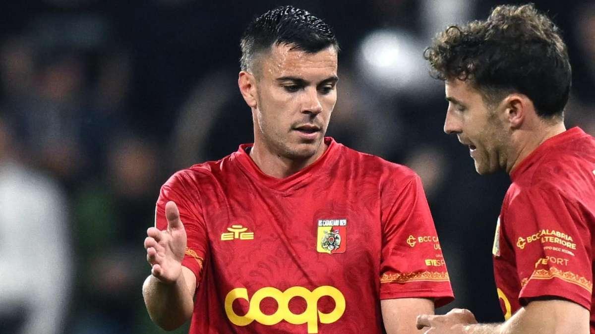 Avellino, piace Biasci ma il Catanzaro oppone resistenza. Nodo contratto: la situazione