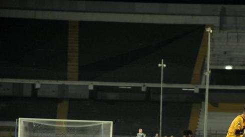La moviola - Arbitraggio corretto, Omeonga rischia il rigore a metà ripresa