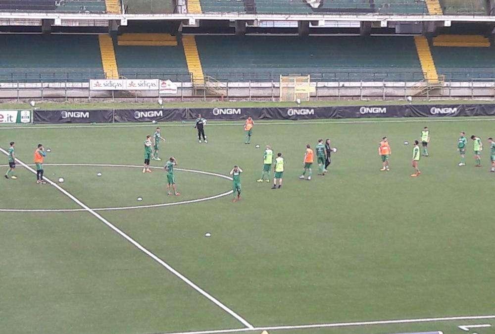 Alle 15 si torna al lavoro al Partenio. Presente la Curva Sud