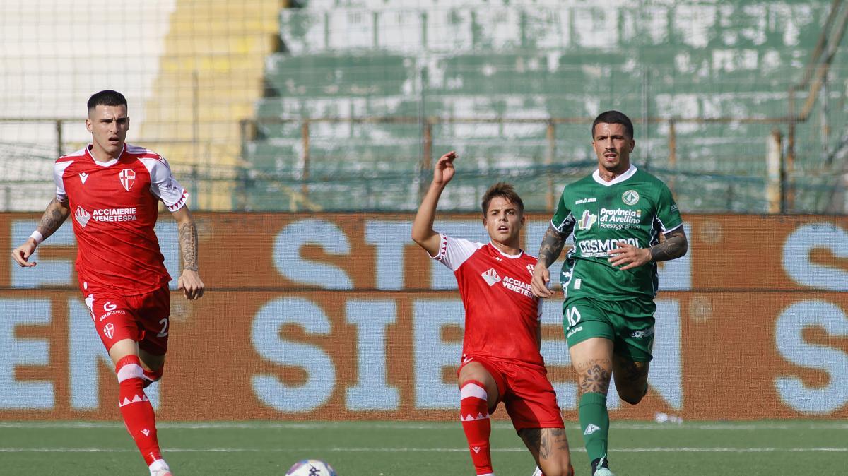 TS - Calabro salvo, Avellino a picco. Si salvano in pochi