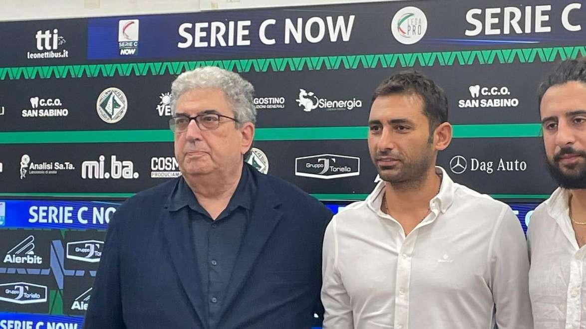 Avellino, avanti con Pazienza: lo ha confermato Perinetti