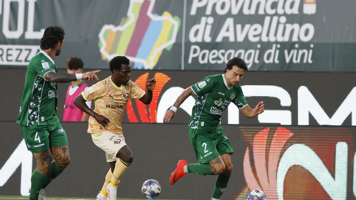GdS: "Silipo stende l'Avellino". Voti alti per Venturi e Missori