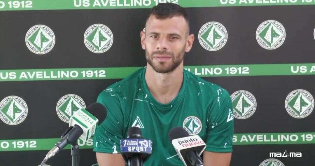 Vano si presenta: "Trattativa veloce, non ho esitato ad eccettare. La concorrenza sarà da stimolo. Questa piazza è straordinaria, diversa dalle altre"