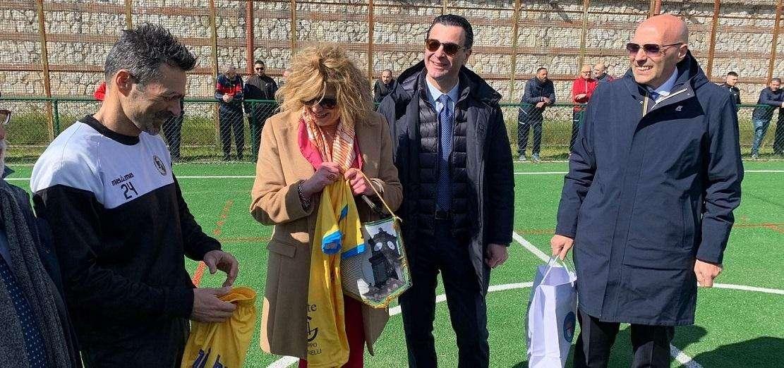 Inaugurazione del nuovo campo di calcetto nel carcere di Bellizzi. La Sandro Abate presente all'evento