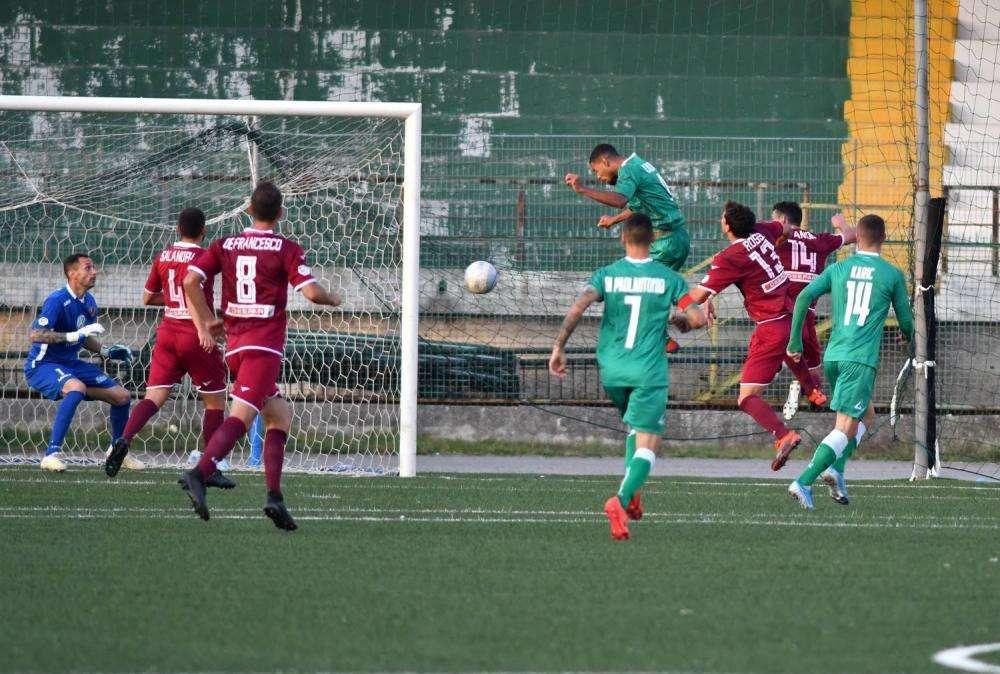 Catanzaro-Avellino 3-1, le pagelle: Laezza la combina grossa, Charpentier danza col pallone