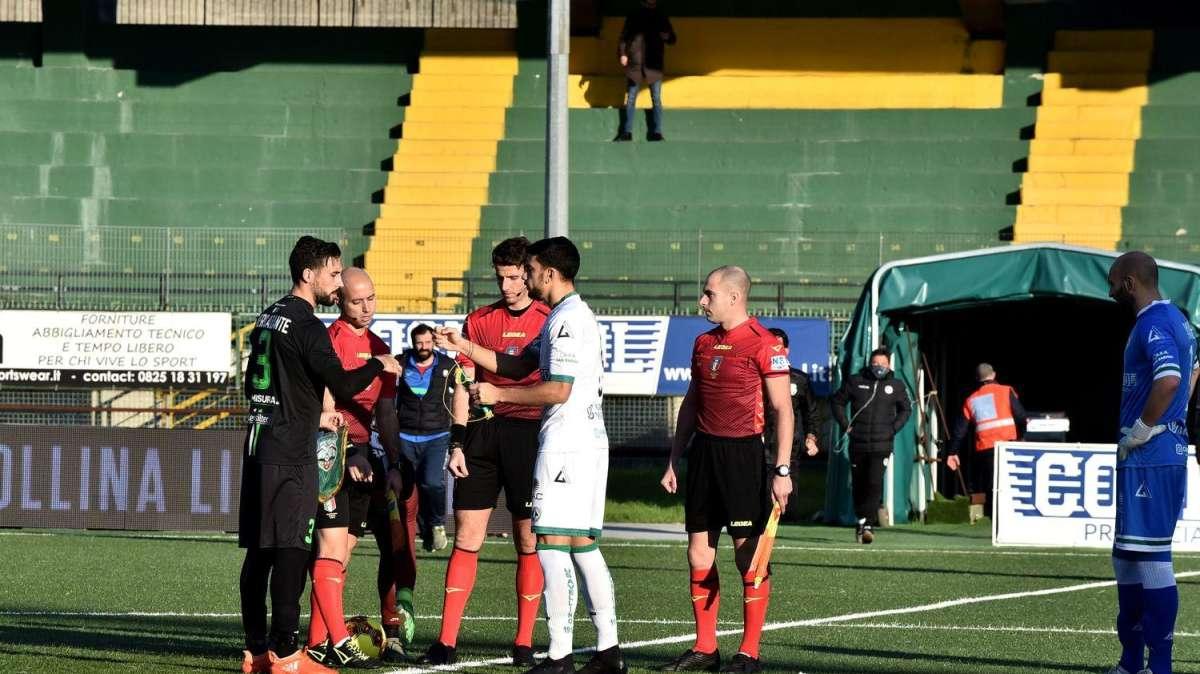 Al Bari basta un tempo per dominare un Avellino imbarazzante: 4-1 al San Nicola