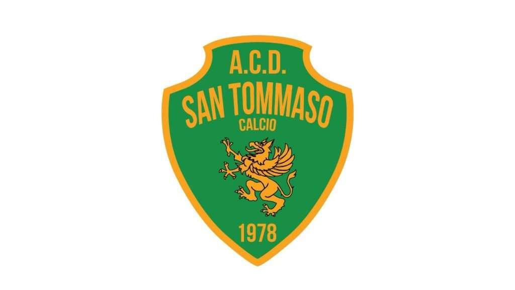Danni negli spogliatoi del Partenio-Lombardi. Il San Tommaso: "Ci faremo carico dei lavori"