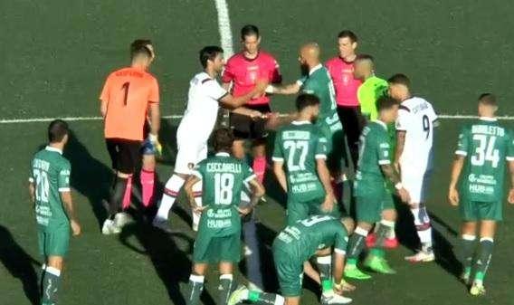 FOTO - Avellino senza gagliardetto già contro il Potenza: chi lo ha deciso e perché?
