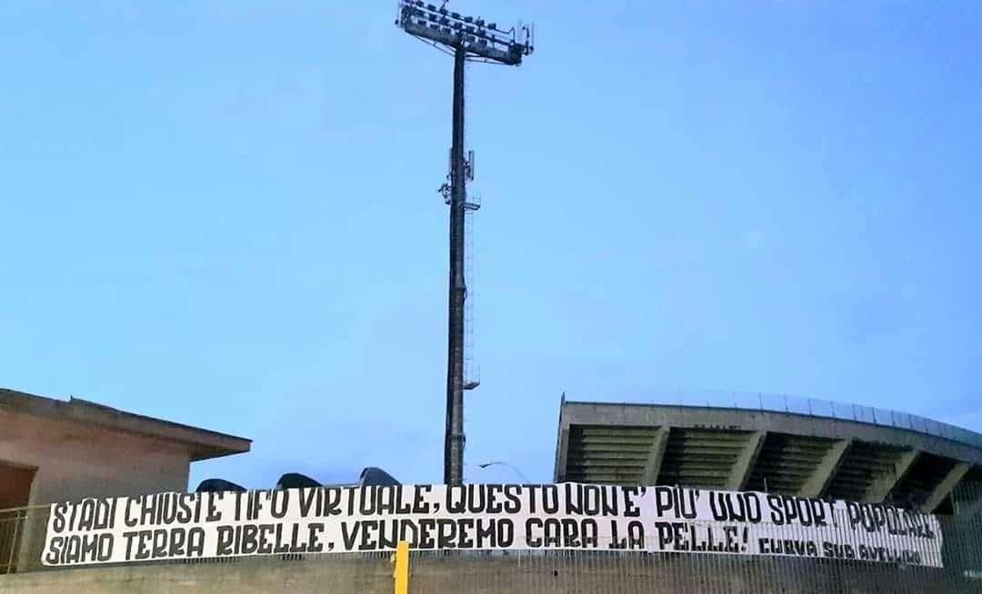 Stadi chiusi: la protesta di Curva Sud e Original Fans