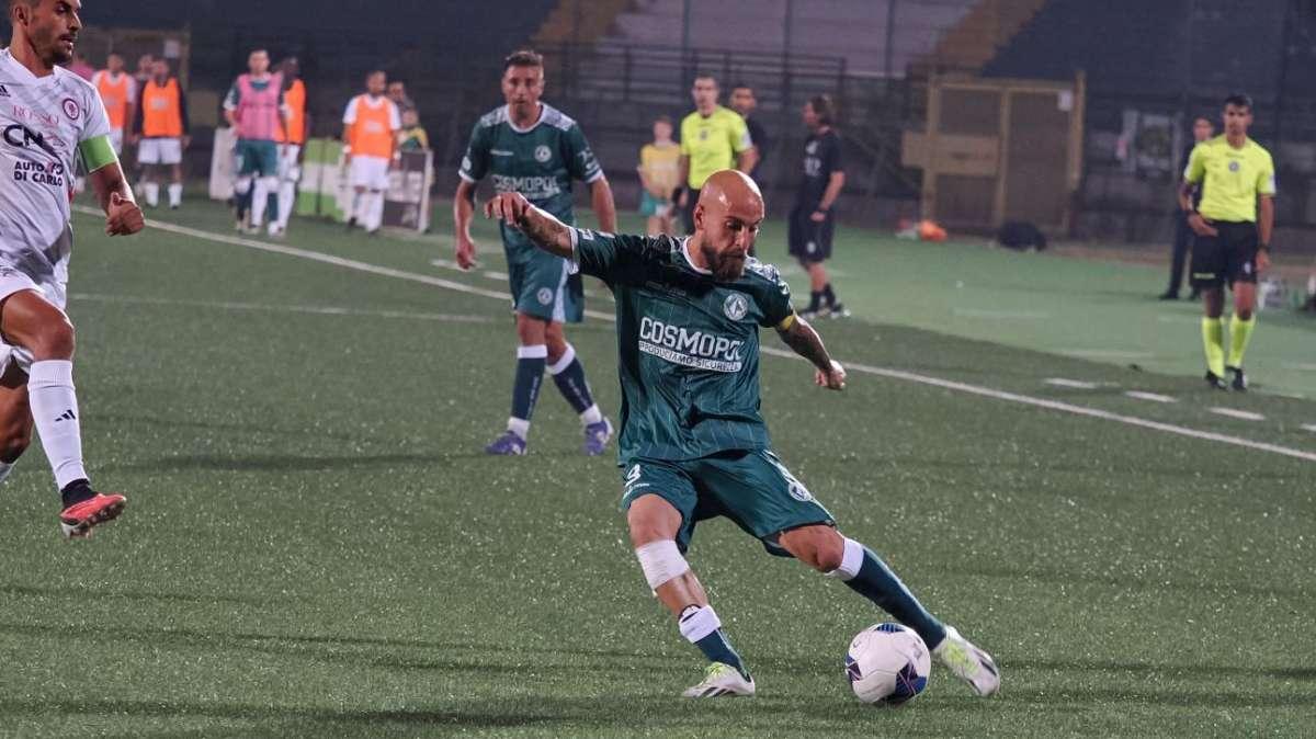 FISCHIO FINALE - Un gol per tempo e Avellino in costante controllo del match: missione compiuta