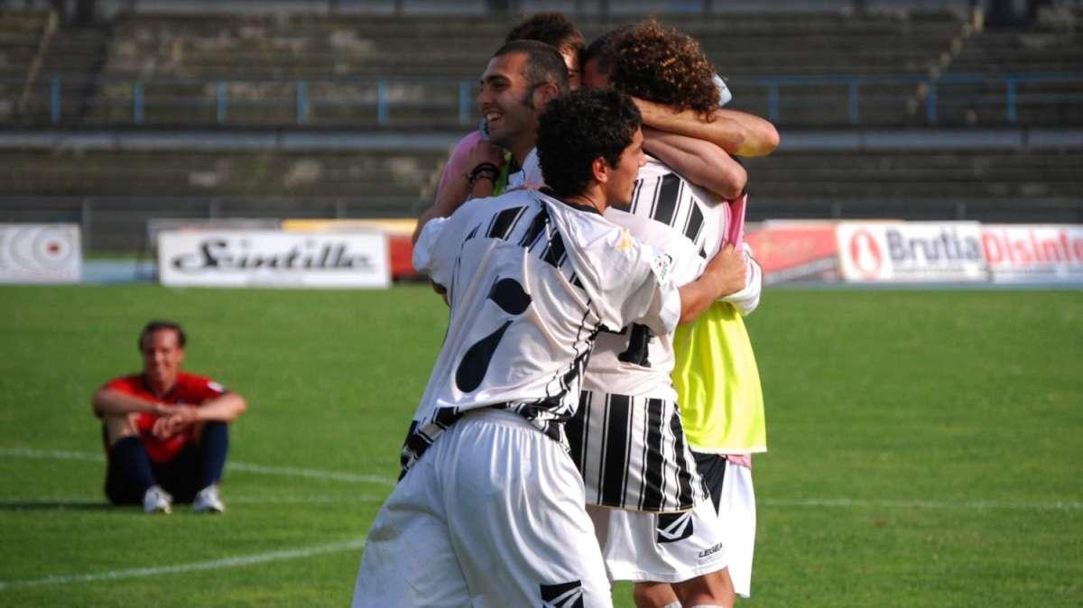 Viareggio attivo sul mercato, un arrivo ed una partenza