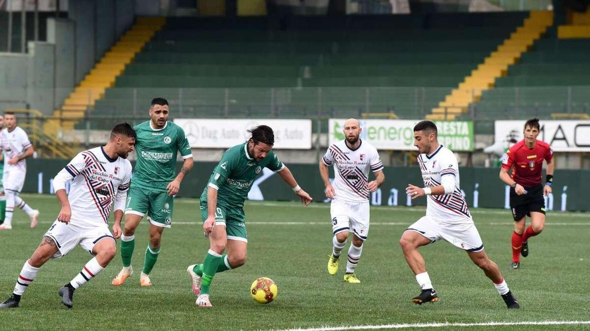 Avellino fortunato e vincente: L. Silvestri impallina il Palermo, il Bari è a un punto