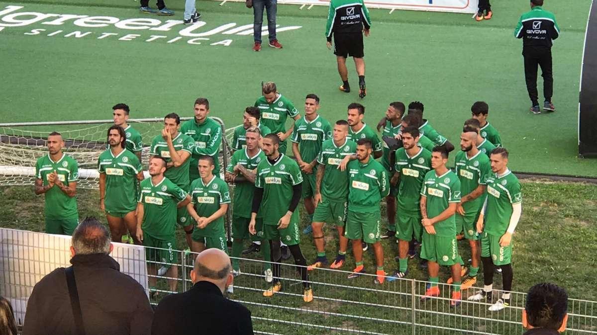 Squadra a rapporto: la Curva Sud carica l'Avellino a due giorni dal derby