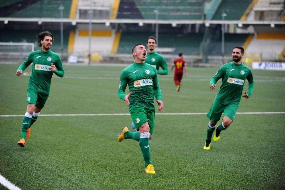 Avellino, Alfageme attende il suo destino e si allena. In gruppo Carbonelli