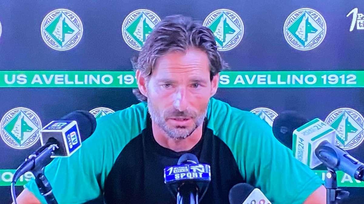 Avellino, La Porta: "Soddisfatti di come stanno lavorando i ragazzi. I giovani si sono integrati bene e su Russo..."