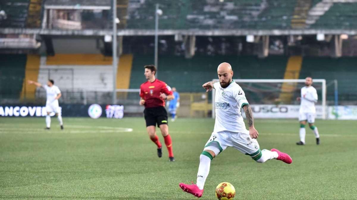 GdS - Bari, partenza a razzo. Avellino, gravi errori. Si salvano solo Bernardotto e Maniero