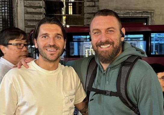 Patierno, relax a Roma e foto con De Rossi: lo scatto sul profilo Instagram dell'attaccante 