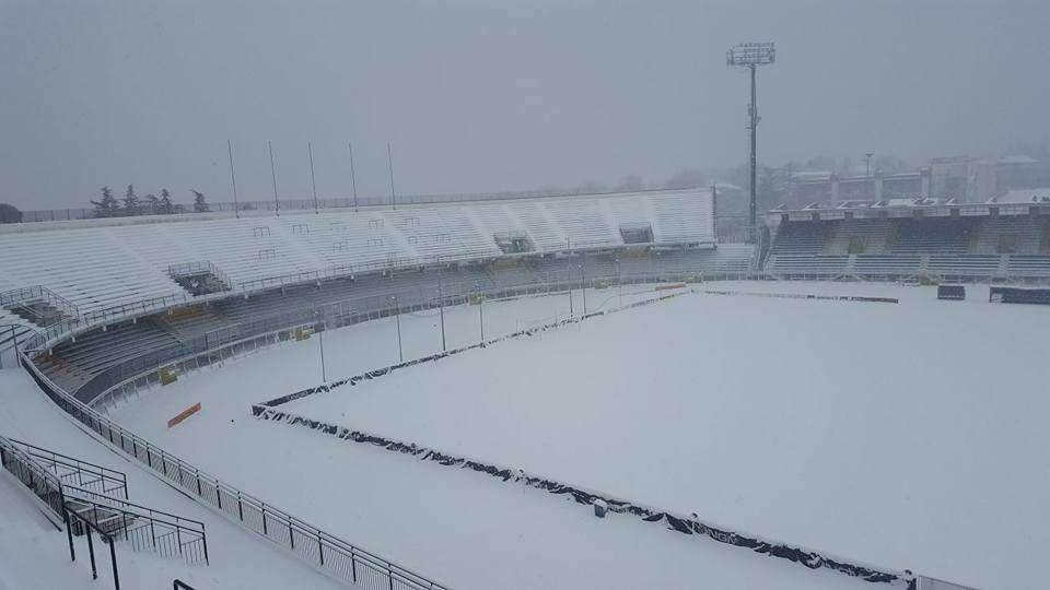 Partenio sommerso dalla neve, rifinitura in palestra