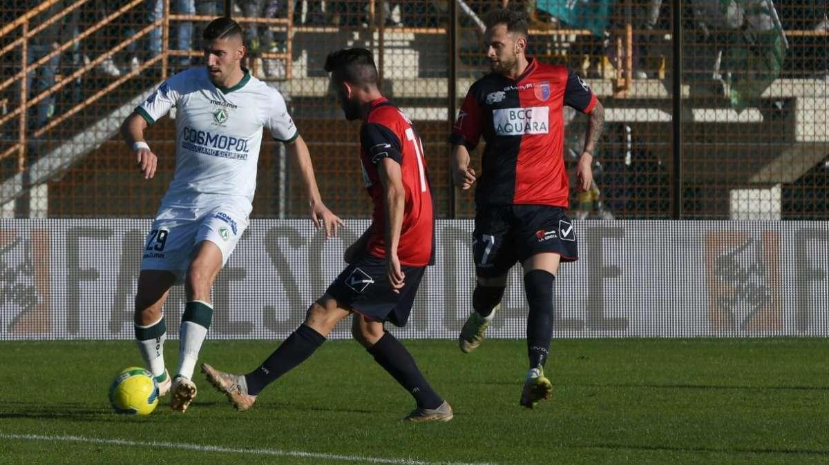 CdS - L'Avellino rimonta con Aya, attacco bocciato
