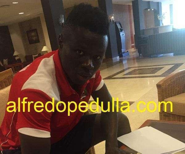 FOTO - Il momento della firma di Camarà con l'Avellino