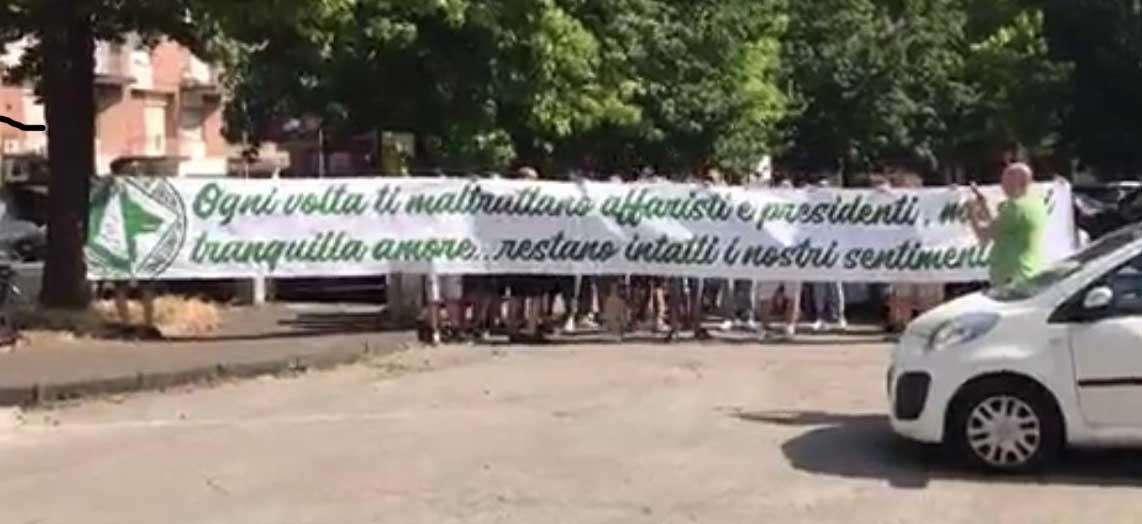 Udienza falimentare, i tifosi contestano De Cesare