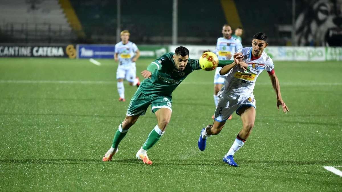 Avellino, allenamento mattutino e partenza per Catania, in attesa dei nuovi tamponi: c'è un nuovo positivo?