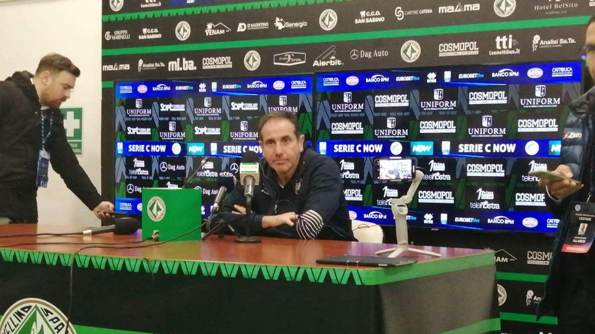 Zauli (Crotone): "Partita equilibrata, da 0-0. Playoff? L'Avellino ha tutto per far bene, ma stare fermi molto può pesare"