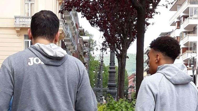 Taylor e Alberani passeggiano in città: sarà il nuovo play 
