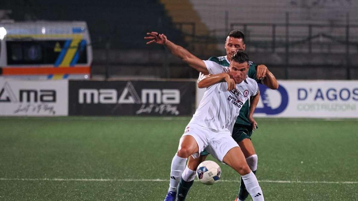 Avellino-Juve Stabia 0-0, fine primo tempo: squadre a passo lento e zero emozioni