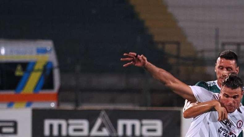 CdS - Prima vittoria del Messina con l'ex Plescia. Si salvano in pochi