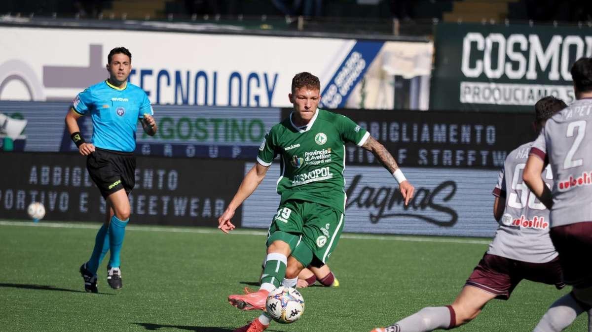 Catanzaro-Avellino 1-0, fine primo tempo: Pontisso a sorpresa, che chance sprecate dai lupi!