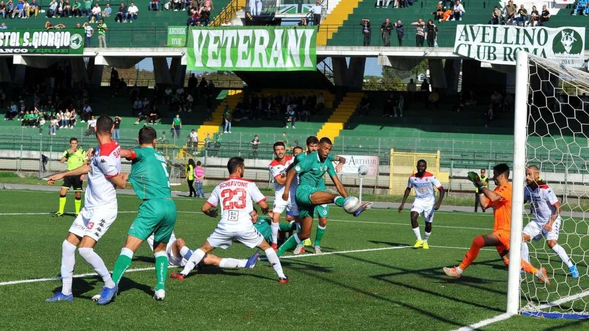 Avellino-Bari i precedenti: in Serie C lupi mai vincenti. L'ultimo ko costò la panchina a Novellino