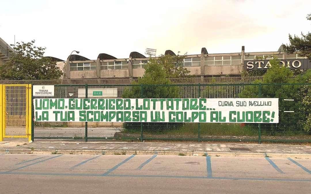 La Curva Sud omaggia Viscido: "La tua scomparsa un colpo al cuore" 