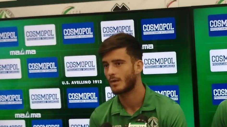 Gambale: "Avevo promesso a De Vito che in Serie C avrei accettato solo l'Avellino. Non vedo l'ora di lottare per questa maglia"