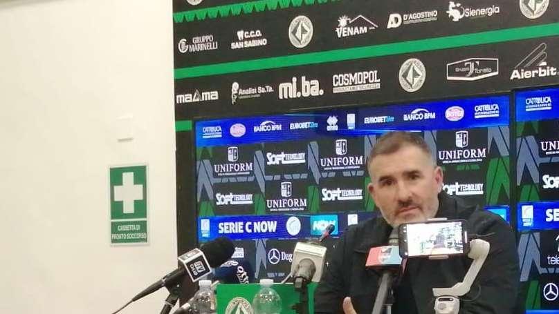 Lucarelli: "Siamo un po' dottor Jekyll e Mr Hyde. Poco bravi dopo l'1-0. Tre gol dell'Avellino da rivedere"